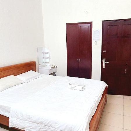 Khach San Huong Quynh Hotel Хошимин Екстериор снимка